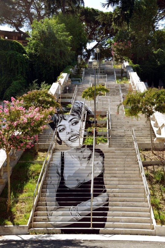 Murale con Michéle Mercier