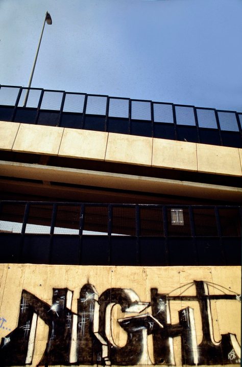 Graffiti sotto la Tangenziale